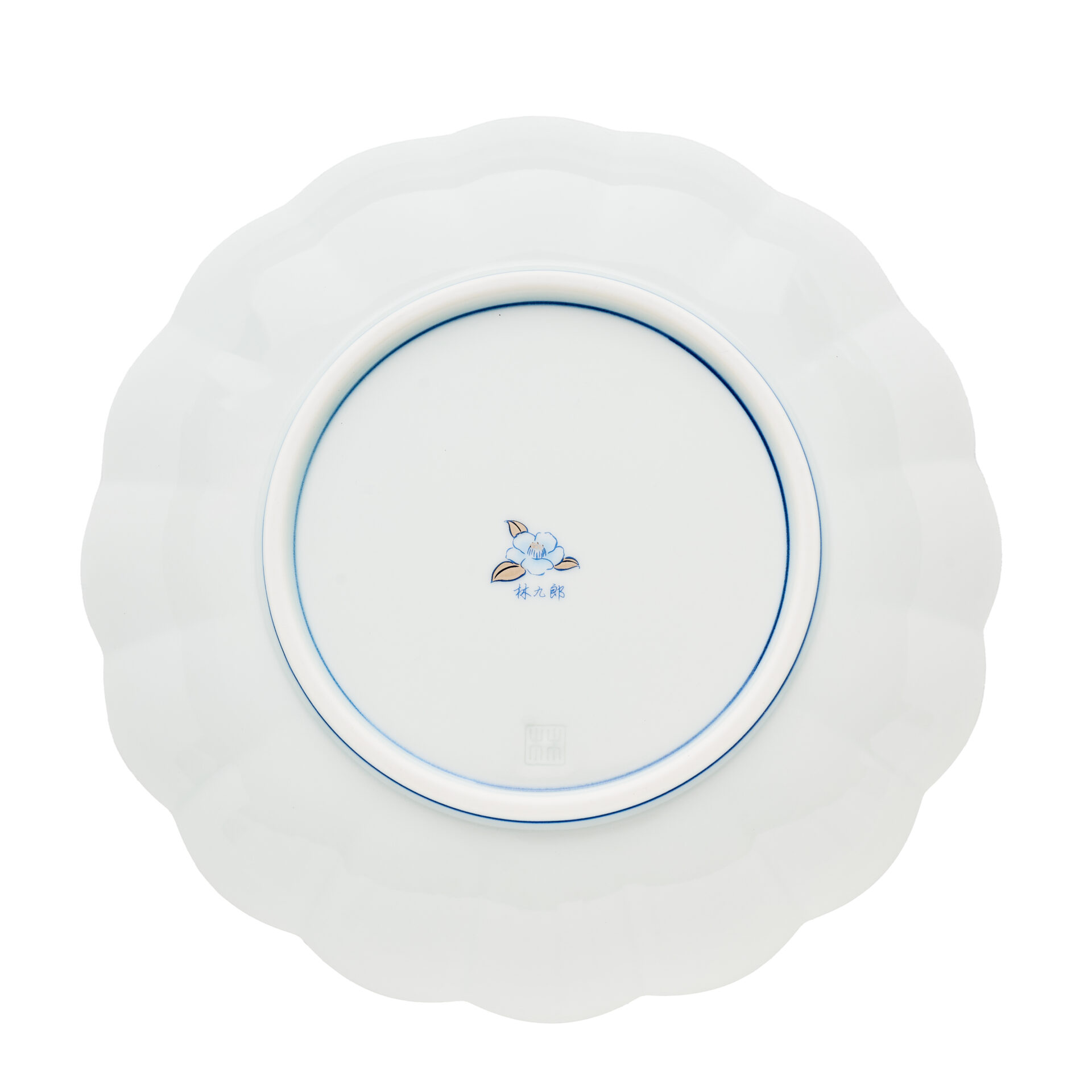 Rinkurou Kiln Silvery Blue Royal Chrysanthemum Plate 19.5 cm (Bottom View)
