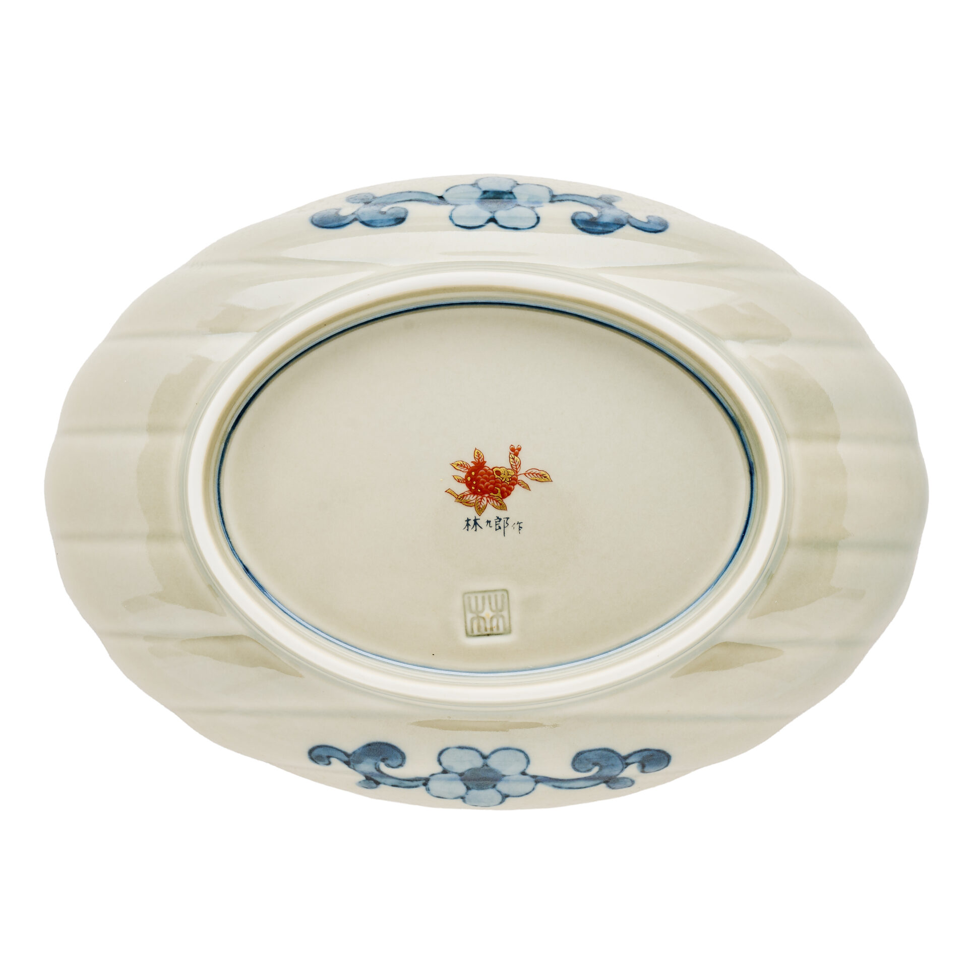 Rinkurou Kiln Ancient Imari-yaki Chrysanthemum Oval Plate 18 cm (Bottom View)