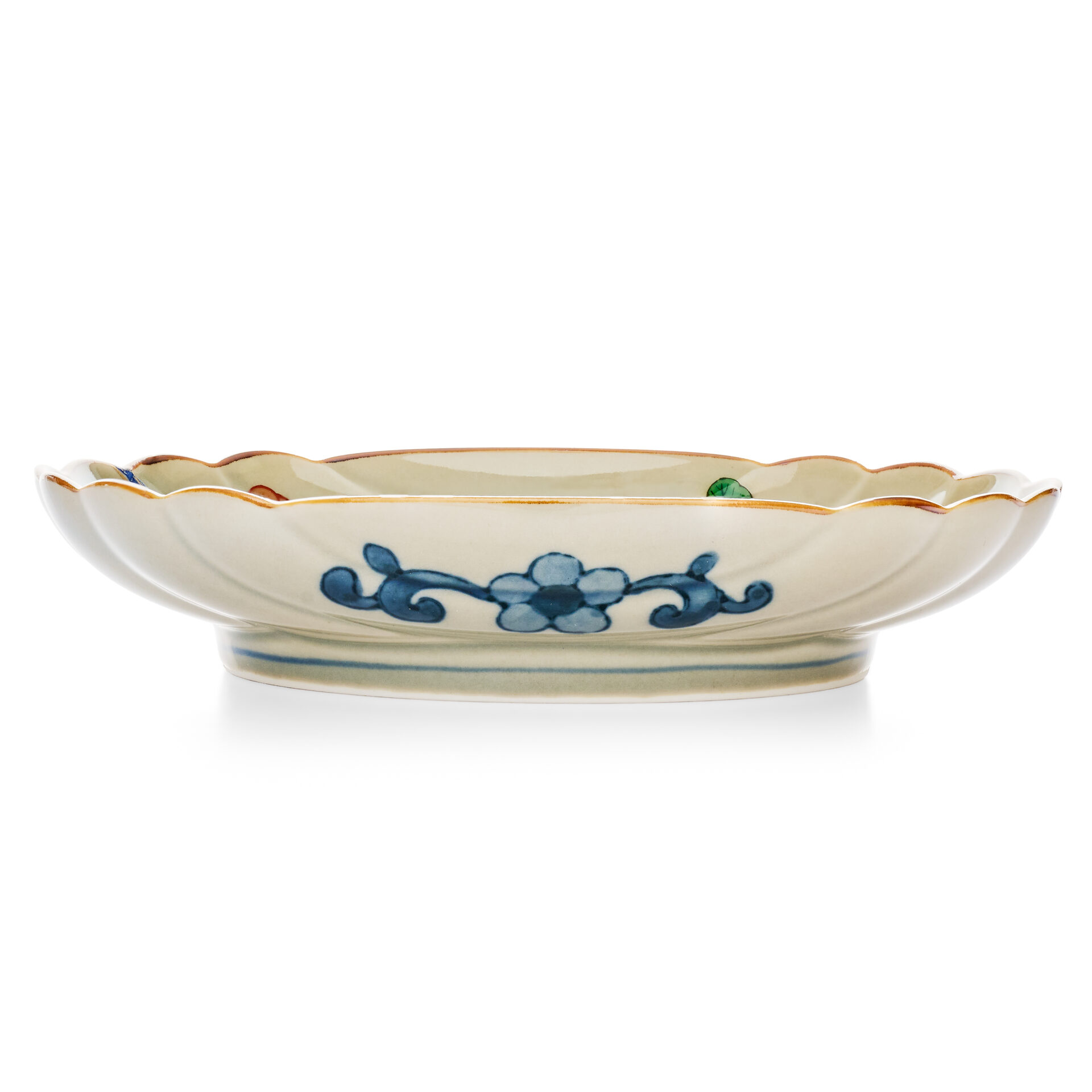 Rinkurou Kiln Ancient Imari-yaki Chrysanthemum Oval Plate 18 cm (Side View)